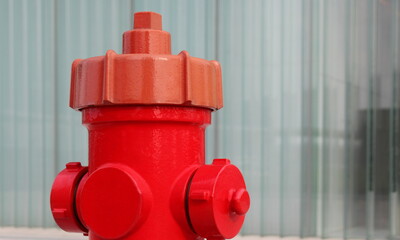Idrante stradale dei vigili del fuoco per estingure un eventuale incendio in città