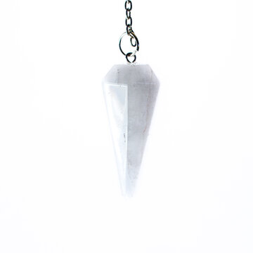 CRYSTAL QUARTZ STONE PENDULES