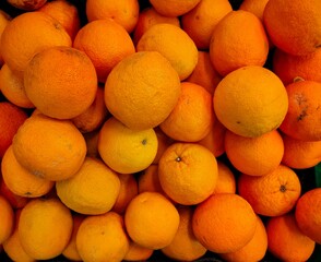 oranges in the market