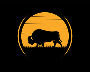 Bison in the sunset behind © Jefry Maviskho