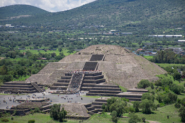 Pir&aacute;mide de la Luna, Teotihuacan