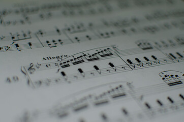 M&uacute;sic sheet, Allegro