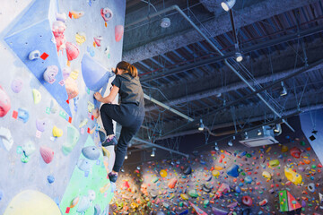 ボルダリング　子供　スポーツ © show999