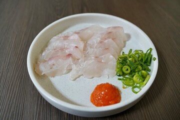 鯛の刺身