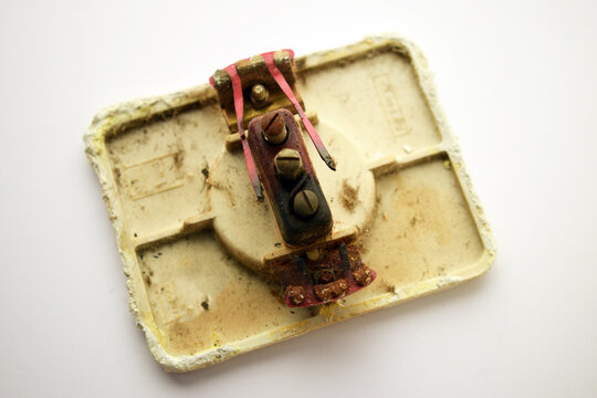 Vecchia presa elettrica ft2101_0351 Tomacorriente antiguo 古いコンセント Guri koronto oo duug ah