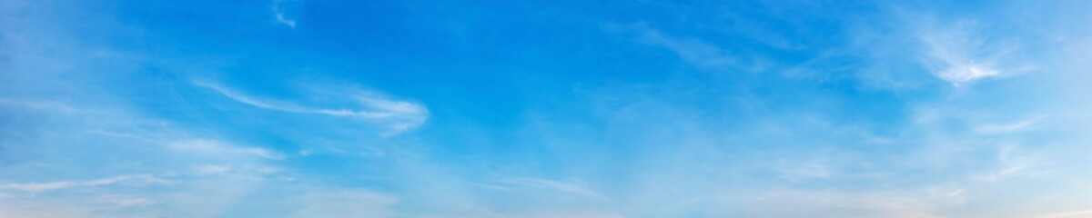 Fototapeta premium Panorama sky with cloud on a sunny day. Beautiful cirrus cloud.