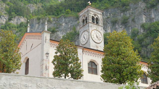 La chiesa di San Floriano a Storo, provincia di Trento, Trentino Alto Adige, Italia.