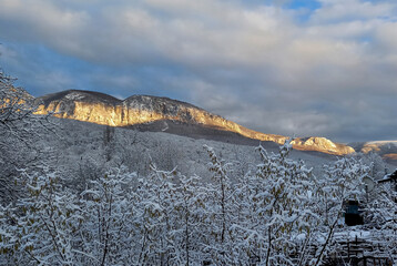 Obraz premium Crimean peninsula. The first snow fell in the mountainous Crimea.