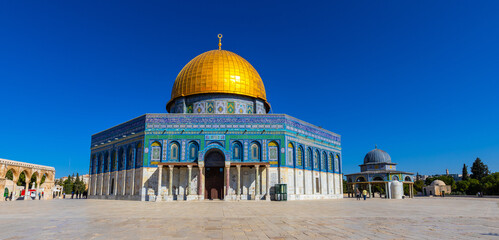 Naklejka premium Dome of the Rock Islamic monument and Dome of the Chain shrine on Temple Mount of Jerusalem Old City, Israel