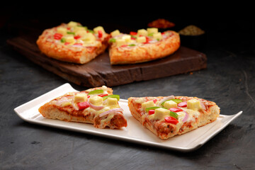 Pizza_Paneer Makhani