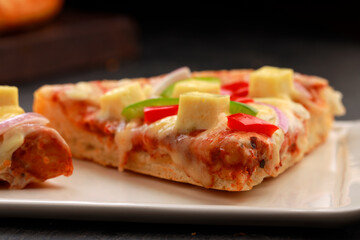 Pizza_Paneer Makhani