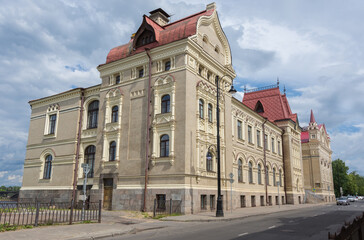 Fototapeta na wymiar view of the Bread Exchange Palace in Rybinsk, photo taken on a sunny summer day