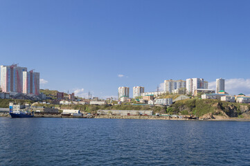 Fototapeta na wymiar cityscape of Vladivostok at Egershield peninsula