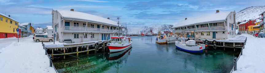 Fototapeta premium Honnigsvag Norwegen Winter Panorama