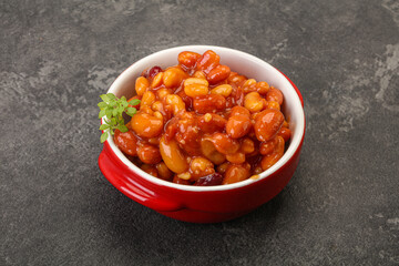 Baked kidney in tomato sauce