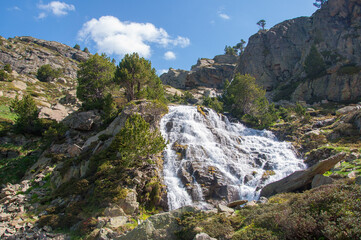 Andorra. Estanys de Juclà. Paisaje de alta montaña de los Pirineos.