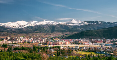 Ponferrada y montañas © MuchovisorFotografía