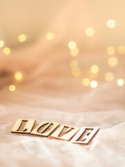 Love - napis z drewnianych klocków, miłość, kochać, walentynki  - obrazy, fototapety, plakaty