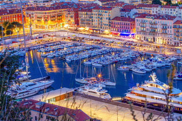 Obraz premium Idyllic view of yachts in harbor Rade de Villefranche in Nice, French riviera. 