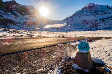 Snowy landscape around the Athabasca Glacier, in the Canadian Rockies