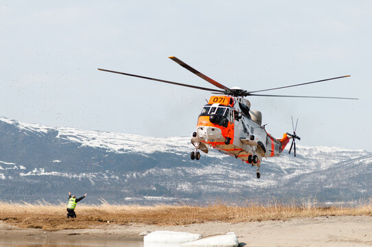 Seaking helicopter landing rescue