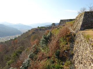 日本の兵庫県朝来市にある戦国～江戸時代のお城で、天空の城といわれています。
It is a castle in the Warring States-Edo period in Asago City, Hyogo Prefecture, Japan, and is said to be a castle in the sky.