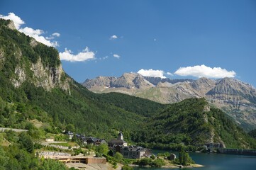 Views of the town of Lanuza from the viewpoint. Sallent de Gállego, Huesca, Spain