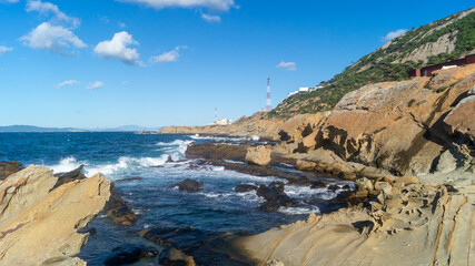 pictures of  rocks by the sea hd