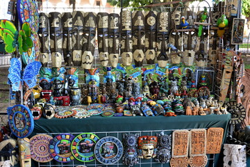 Venta de souvenirs tradicionales de la zona, en una tienda de la ciudad de Valladolid, en el estado de Yucat&aacute;n, en el sureste de Mexico