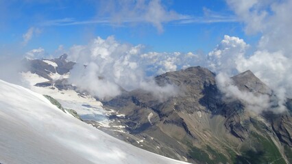 Fototapeta na wymiar Grossglockner Alps highest peak in Austria. climbers. road to the top of the mountain. 