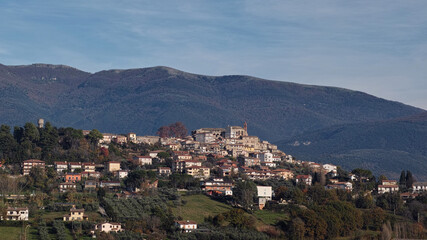 Fototapeta na wymiar Cantalupo village and Sabine mountains