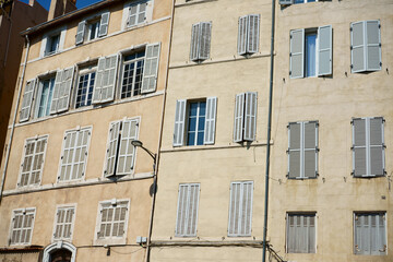 Fototapeta na wymiar Facade of old building in Marseille, France