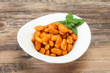 White beans with tomato sauce