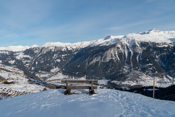 Fototapeta na wymiar Panorama-Aussicht in den Schweizer Bergen