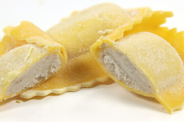 pasta stuffed gorgonzola and walnuts