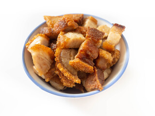 Crispy pork Chinese food that can be eaten in Thai restaurants. The main raw material is three pork. Put in a tile cup White background