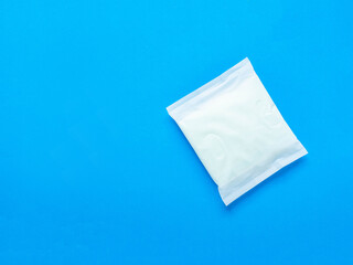 The women's sanitary pads have not been wrapped. Put on a blue background
