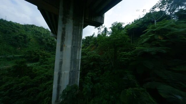 Puente Elevado en Utuado Puerto Rico Junto a Un hermoso Rio con un drone FPV 4K 30fps, Beautiful River