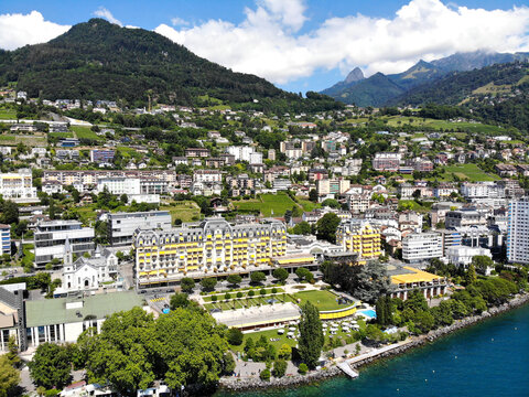 Blick über die Stadt Montreux am Genfersee, Schweiz