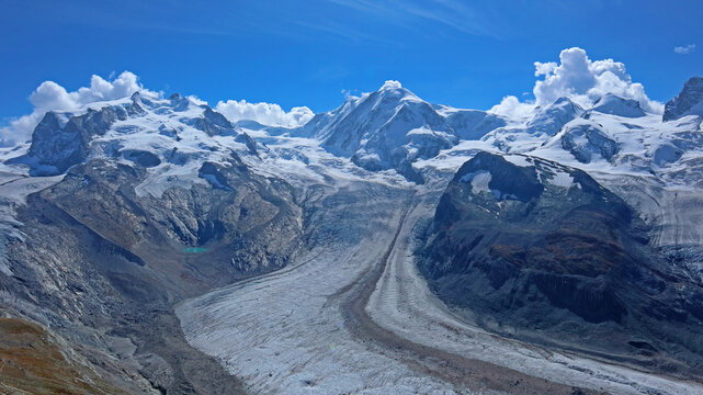 Blick auf den zweitgr&ouml;ssten Gletscher der Alpen, den Gornergletscher / Zermatt, Schweiz