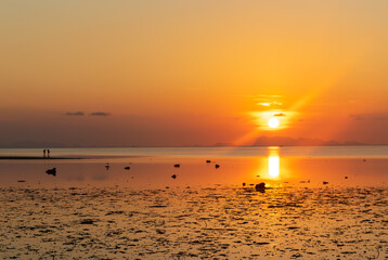 Coucher de soleil sur la mer à Ko Pha Ngan, Thaïlande