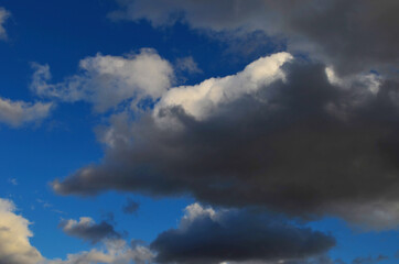 Fototapeta na wymiar Blue sky and clouds over mount