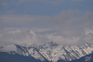 Fototapeta na wymiar Snowy mountains 