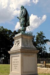Jamestown, Virginia: Statue and memorial of Captain John Smith in Jamestown National Historic site...