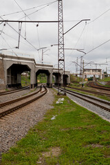 Obraz premium Railroad rails passing under the bridge