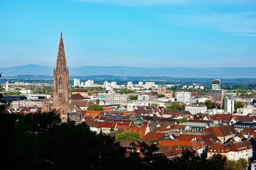 Deurstickers Freiburg im Preisgau Blick über die Stadt mit Münster © Stephanie Albert