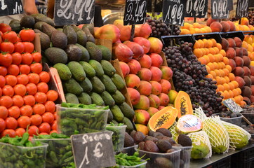 Marché de fruits exotiques