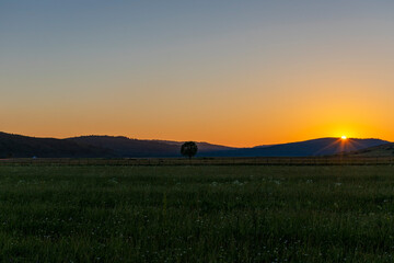 Obraz premium sunset in the mountains