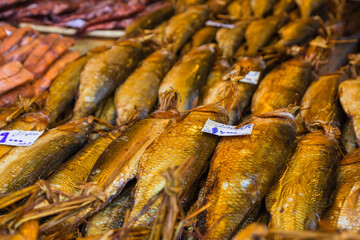 イラン　ラシュトのバザールで売られている魚
