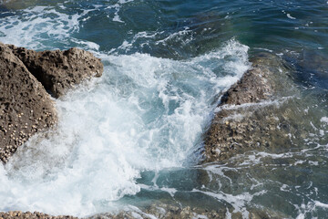 Fototapeta premium 串木野市照島海岸の打ち寄せる波 